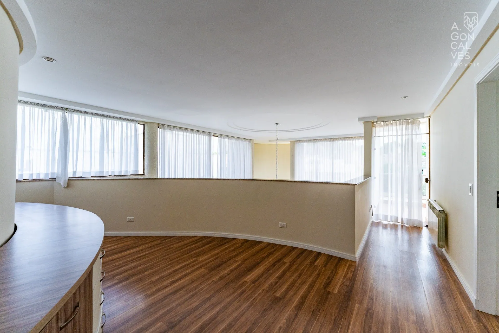 Unfurnished house with 4 bedrooms and 5 bathrooms — photo 25
