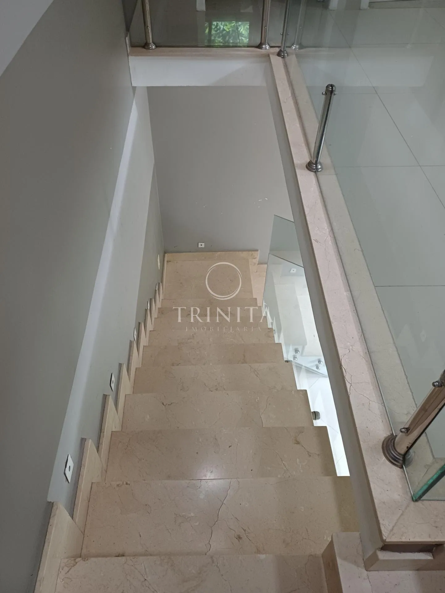 House, 490 m², with a grill on the balcony — photo 57