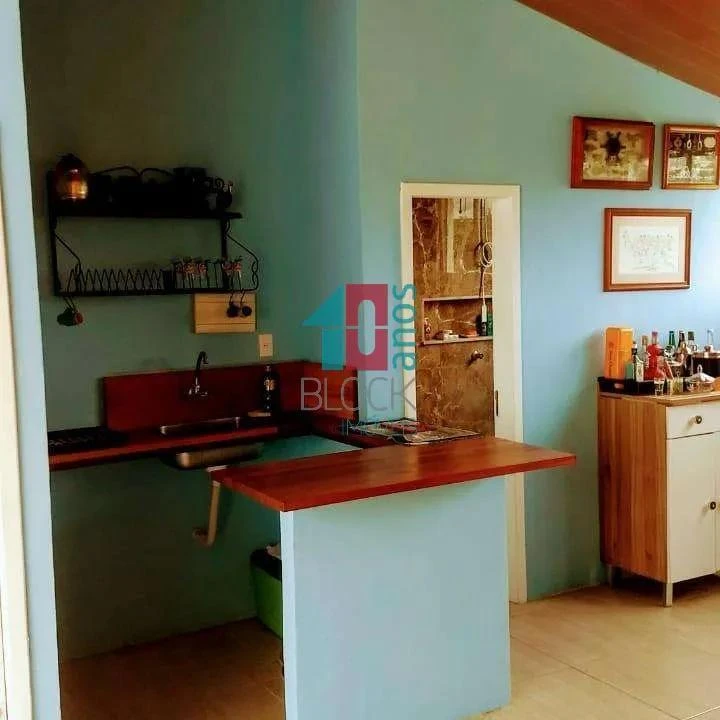 Furnished house with 5 bedrooms and 226 m² — photo 19