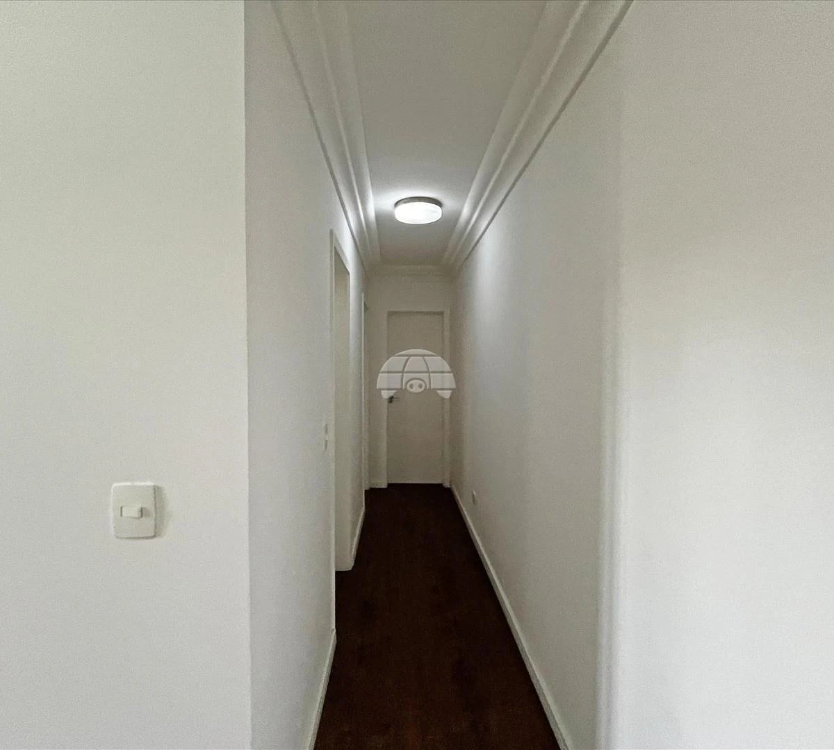 Apartment, 46 m², with wood or laminate floors — photo 3