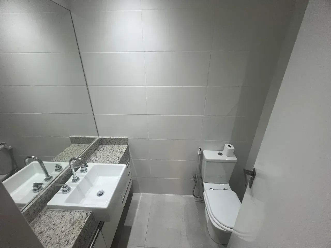 Furnished 1-bedroom apartment with separate gas kitchen — photo 4