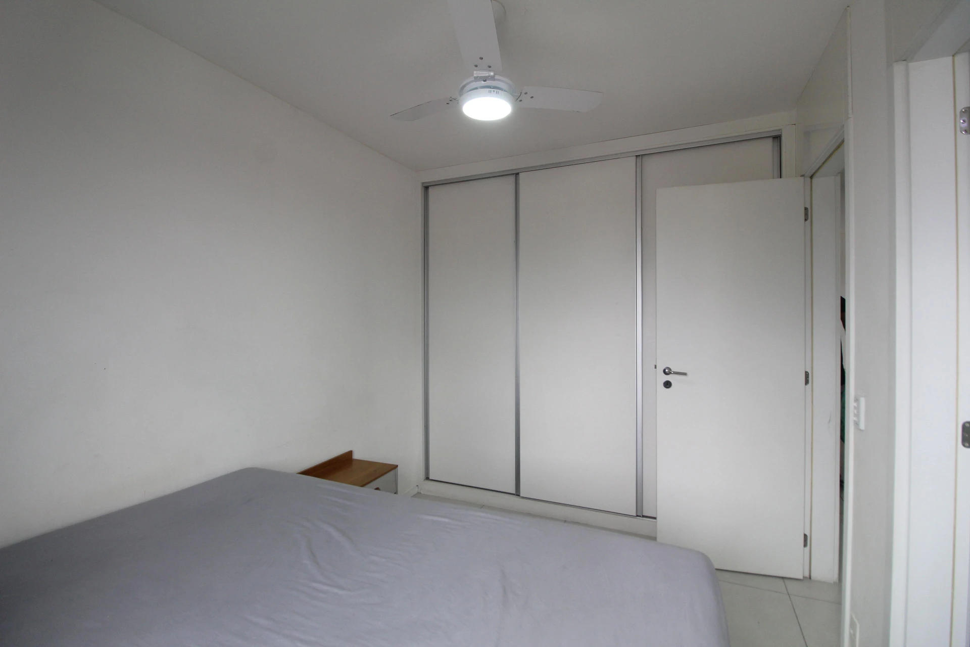 Apartamento mobiliado com 3 quartos, 2 banheiros e varanda — photo 11