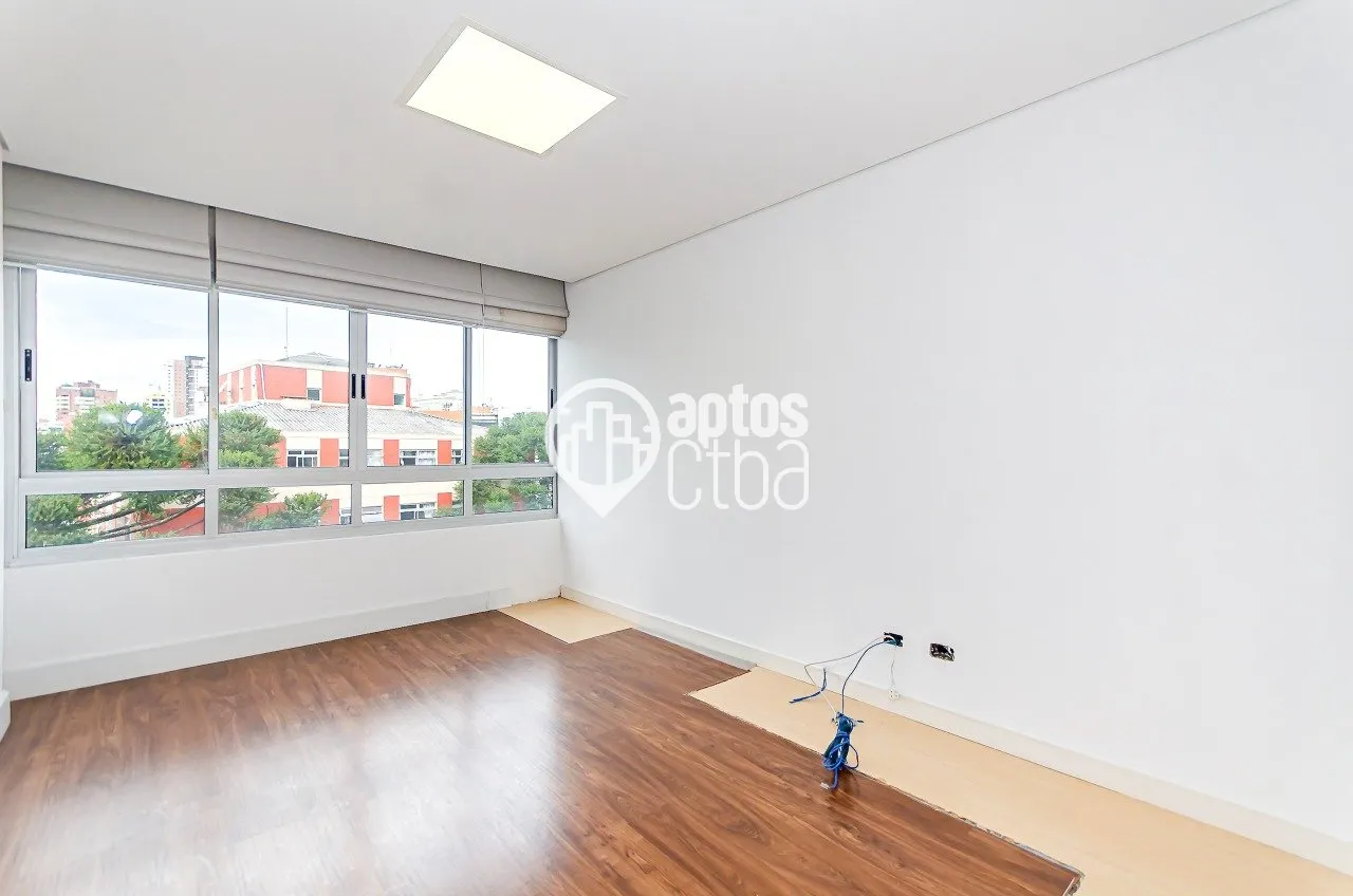 3-bedroom apartment with a home office — photo 3