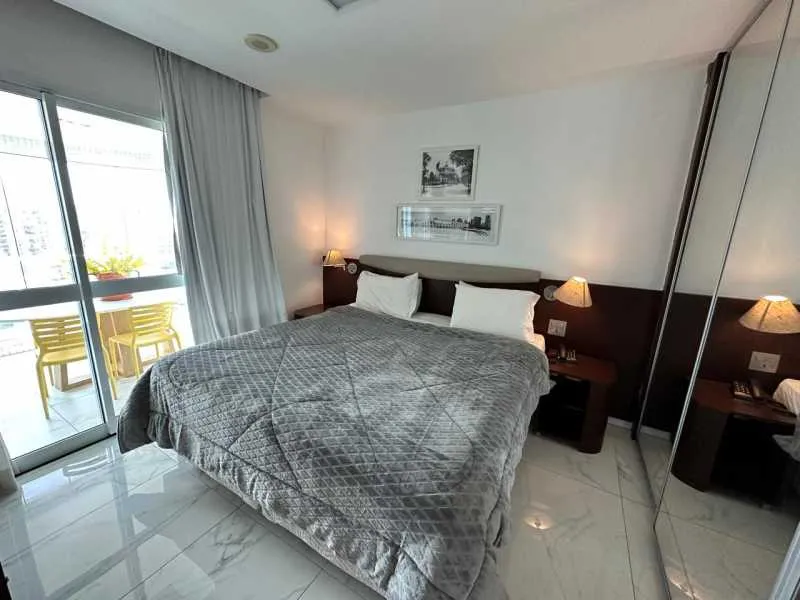Furnished 1-bedroom, 1-bath apartment with parking — photo 3