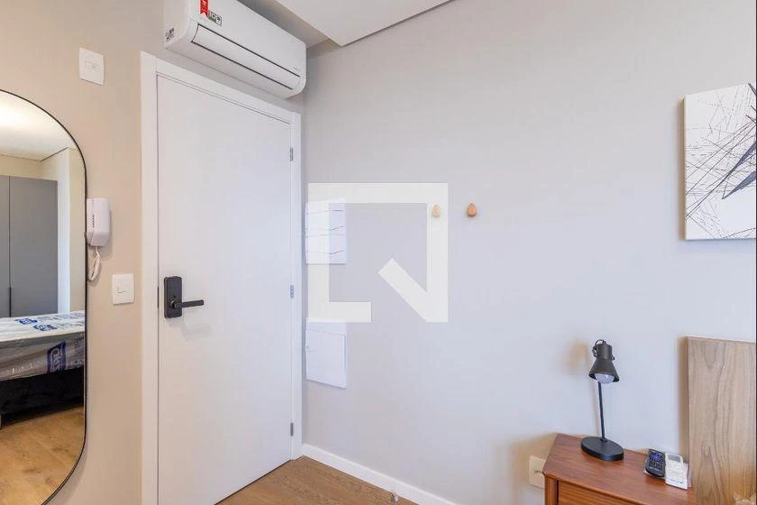 Furnished 1-bedroom apartment with 24 m² and floor-to-ceiling windows — photo 33