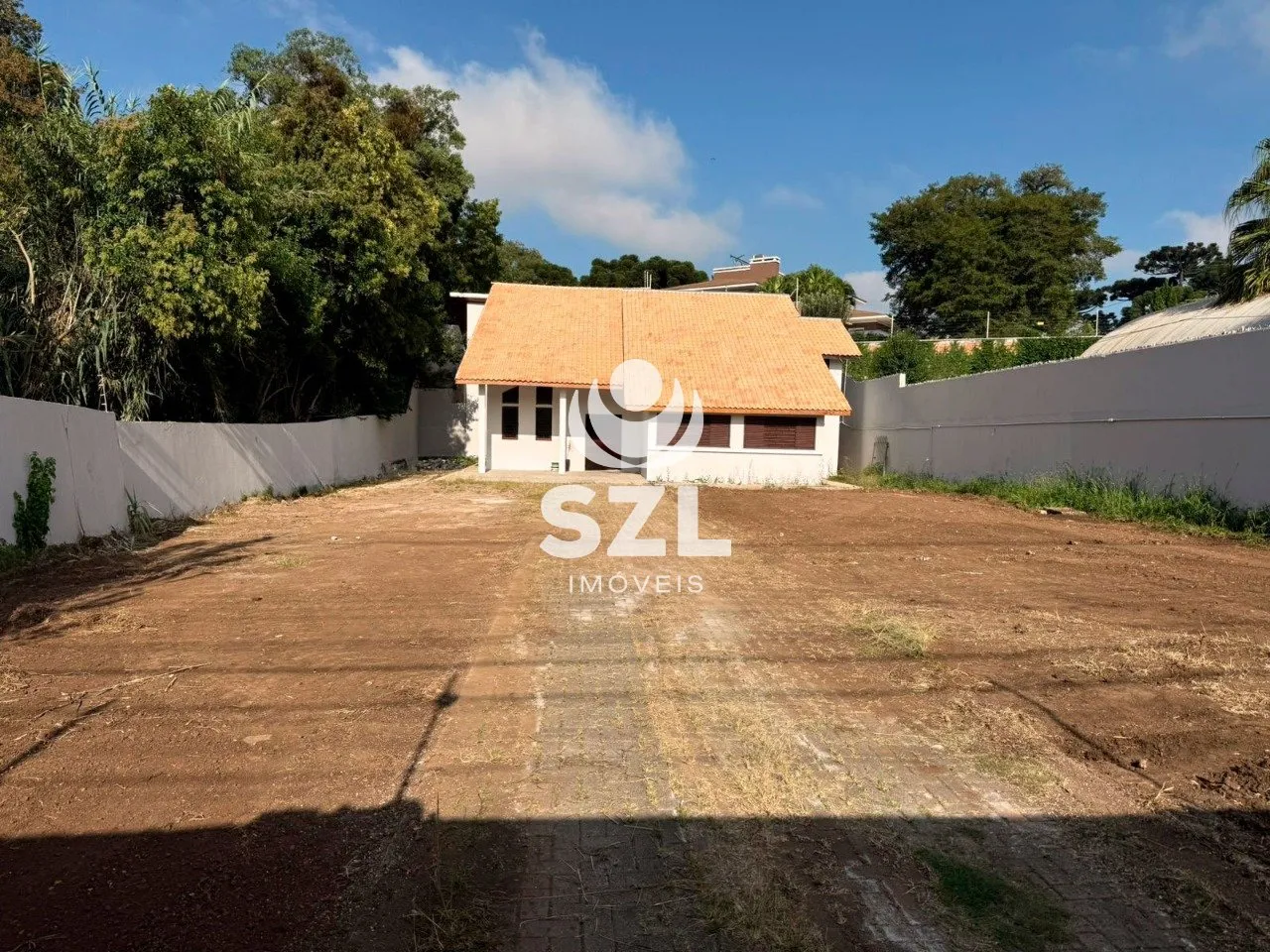 House with 5 bedrooms and 5 parking spaces — photo 28