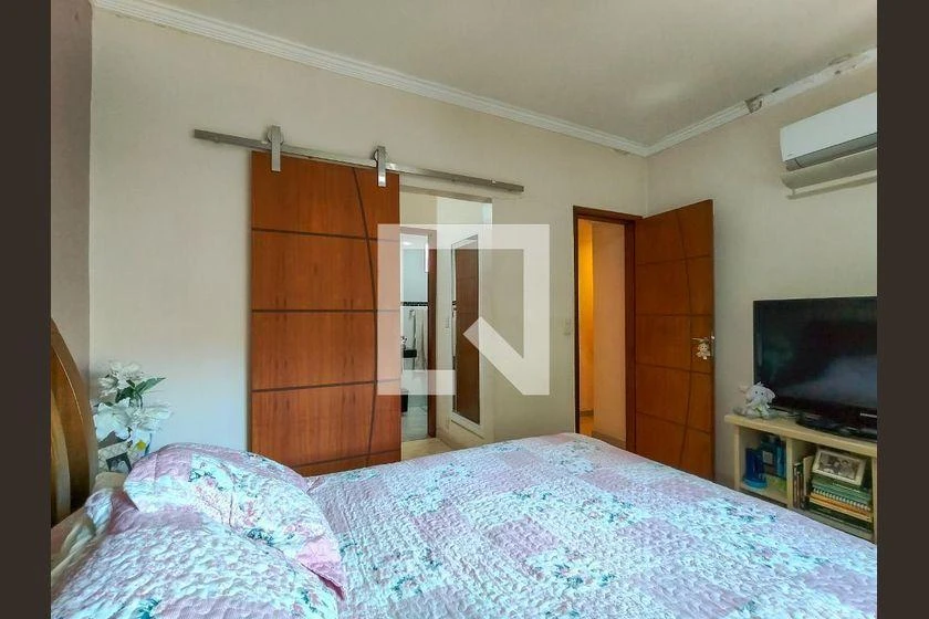 Furnished house with 3 bedrooms, 180 m² and 1 parking spot — photo 47
