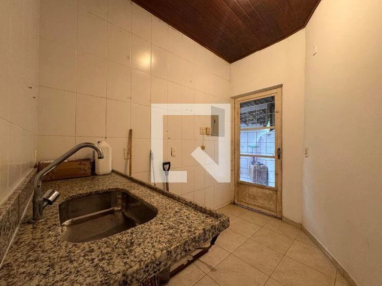 1000 m² house with a washing machine and a bathtub — photo 46