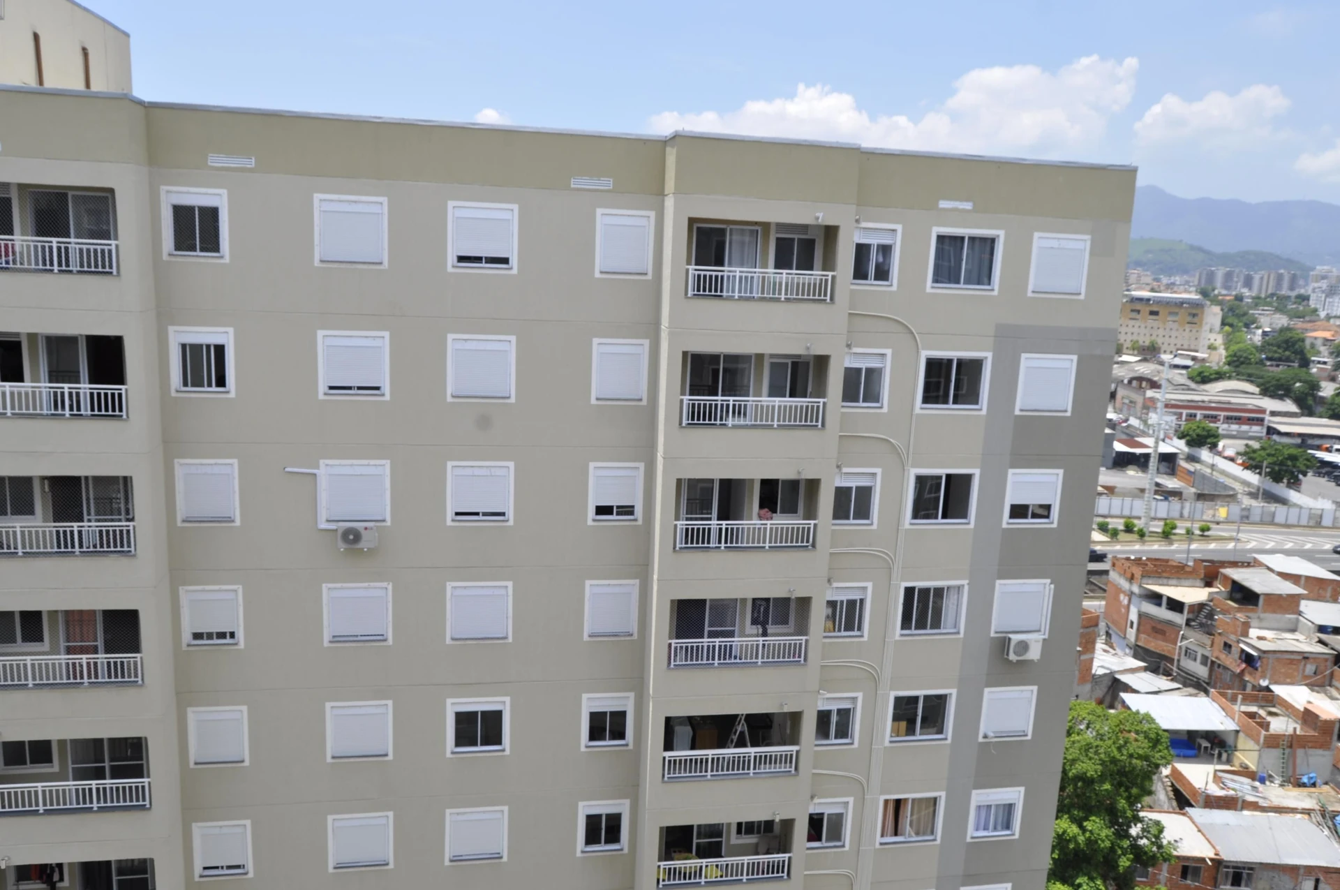 Mountain view in a 2-bedroom apartment, 42 m² — photo 12