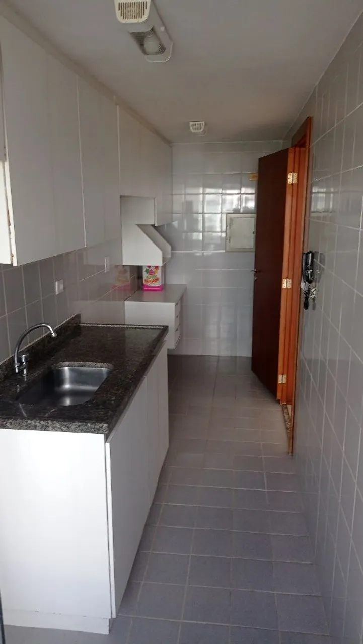 Glass-enclosed balcony in a 2-bedroom apartment, 78 m² — photo 7