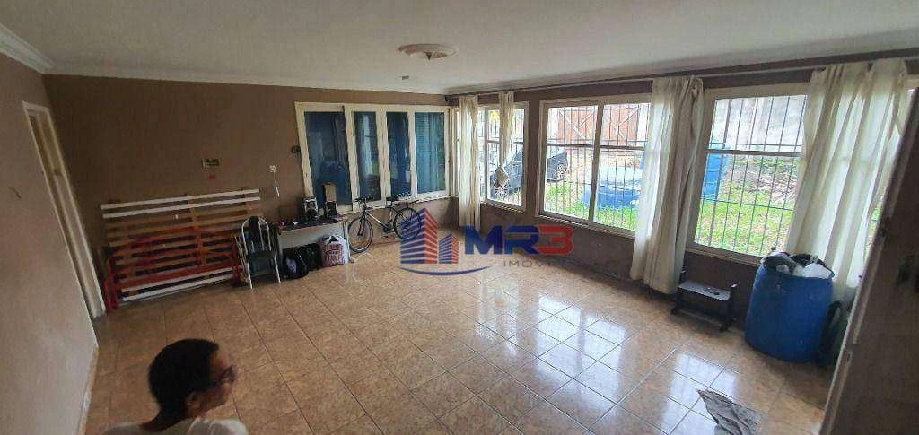 House with 1 bedroom and 1 bathroom needing renovation — photo 3