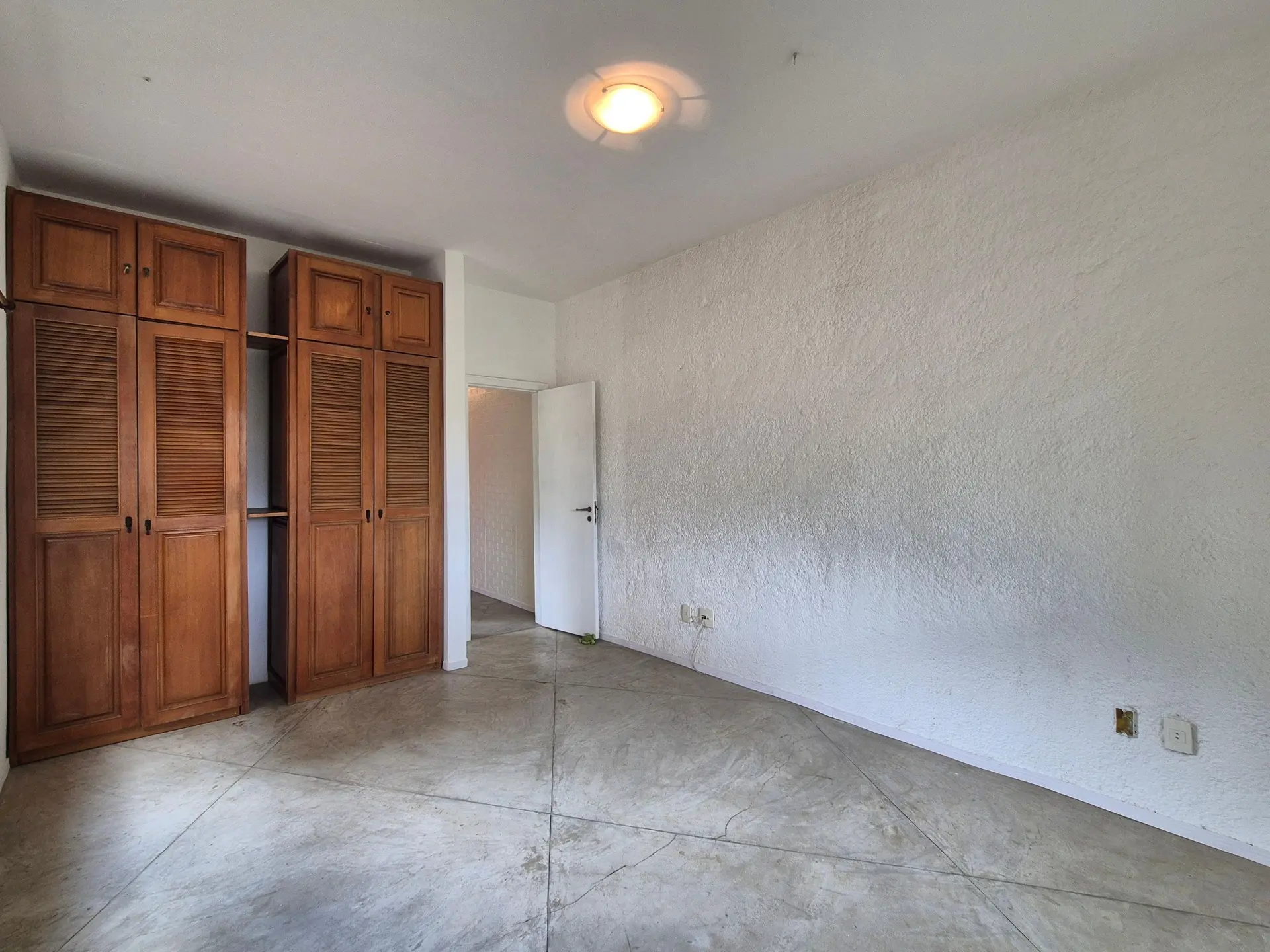 Condominium house to rent with 3 bedrooms and a suite — photo 32