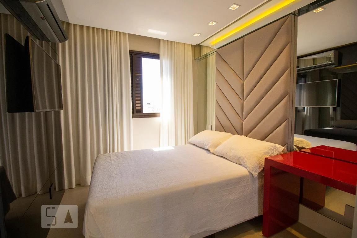 Apartamento de 4 quartos com janelas do piso ao teto, Centro — photo 30