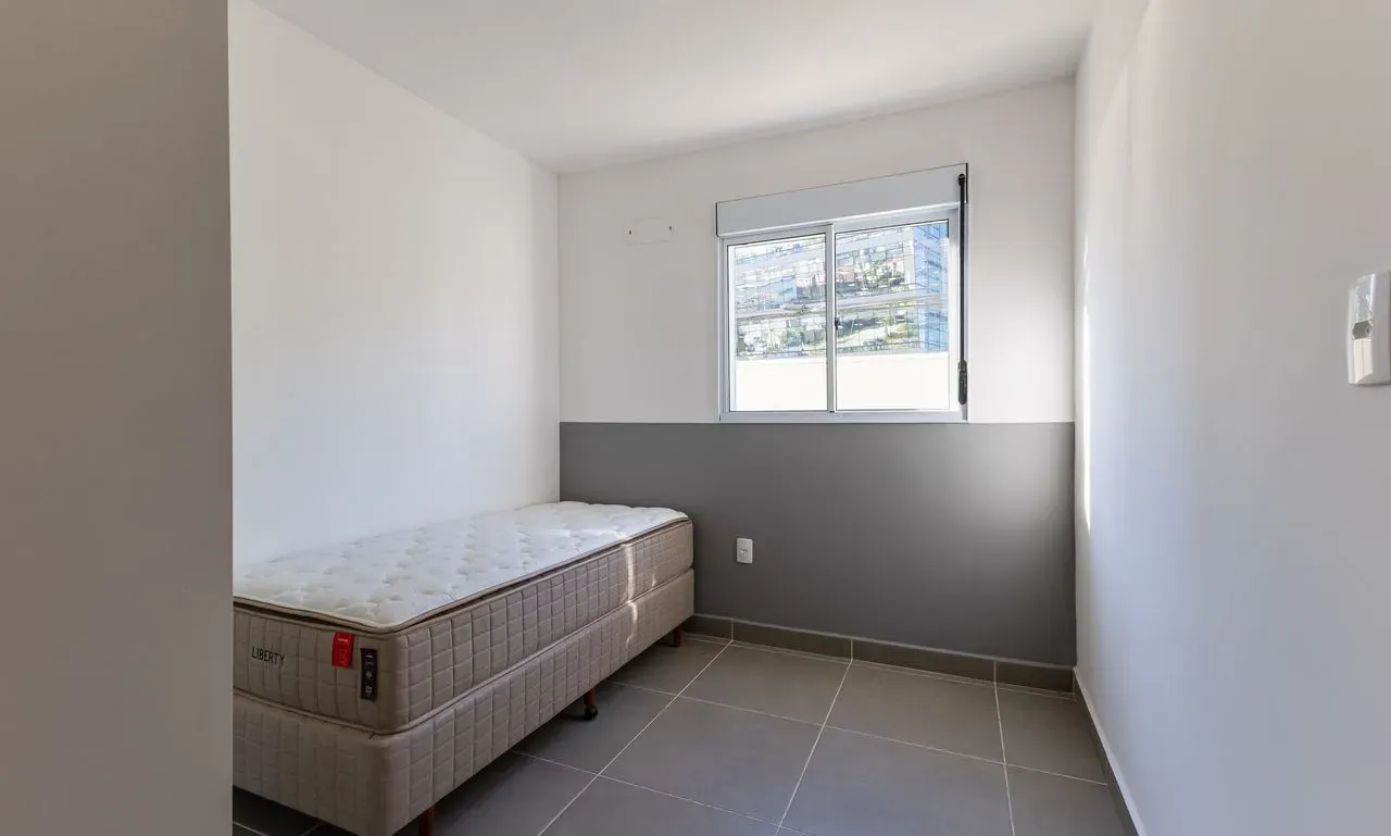 Furnished apartment, 75 m², with a glass-enclosed balcony — photo 14