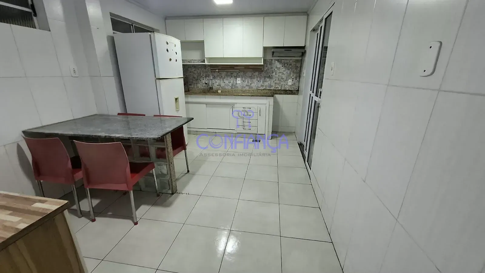 Furnished house, 180 m², with a grill on the balcony