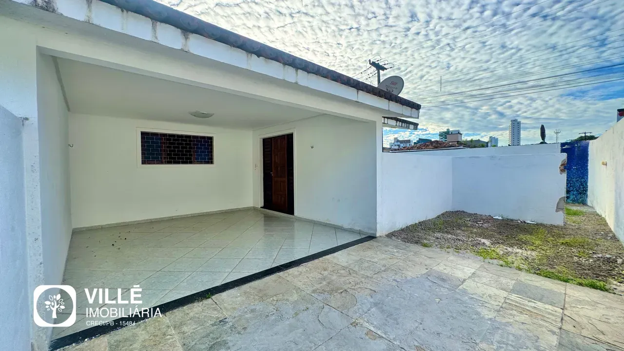 Casa para locação com 4 quartos e terraço privado