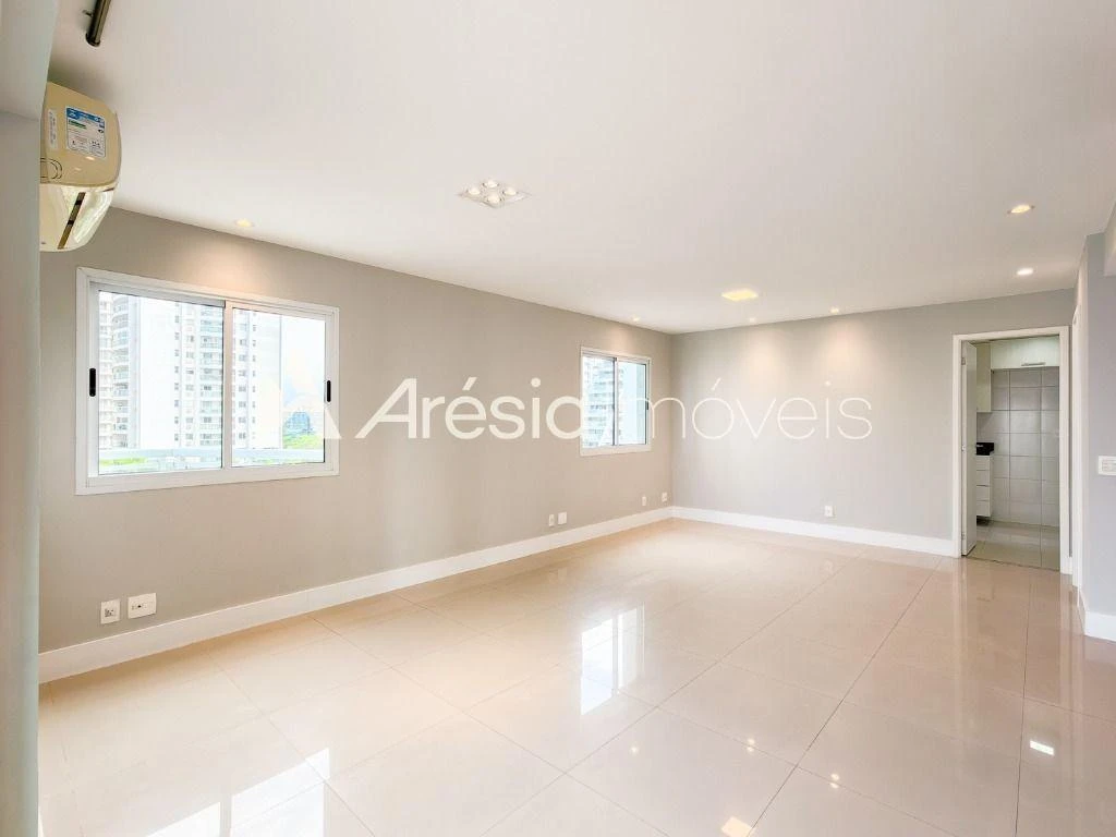 Apartamento com 3 dormitórios e varanda envidraçada — photo 48