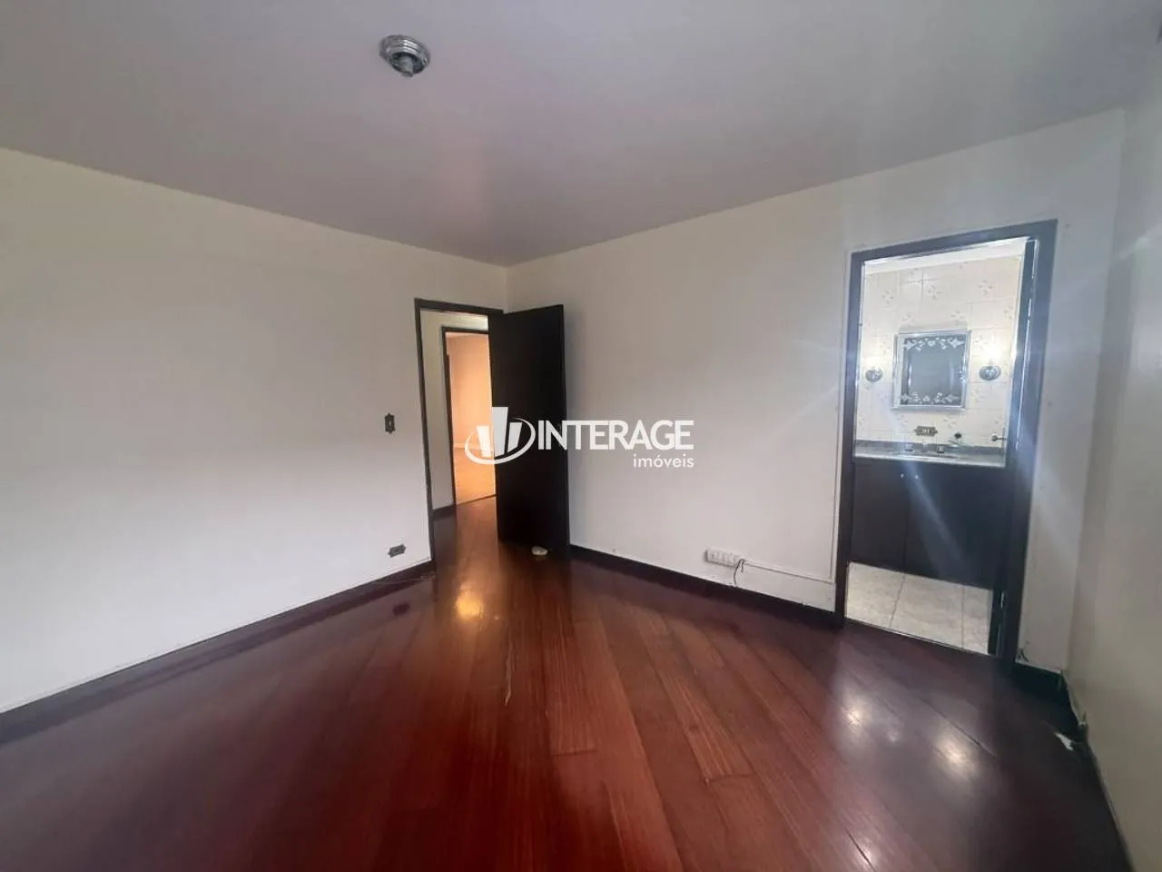 3-bedroom apartment with a home office in Curitiba — photo 31
