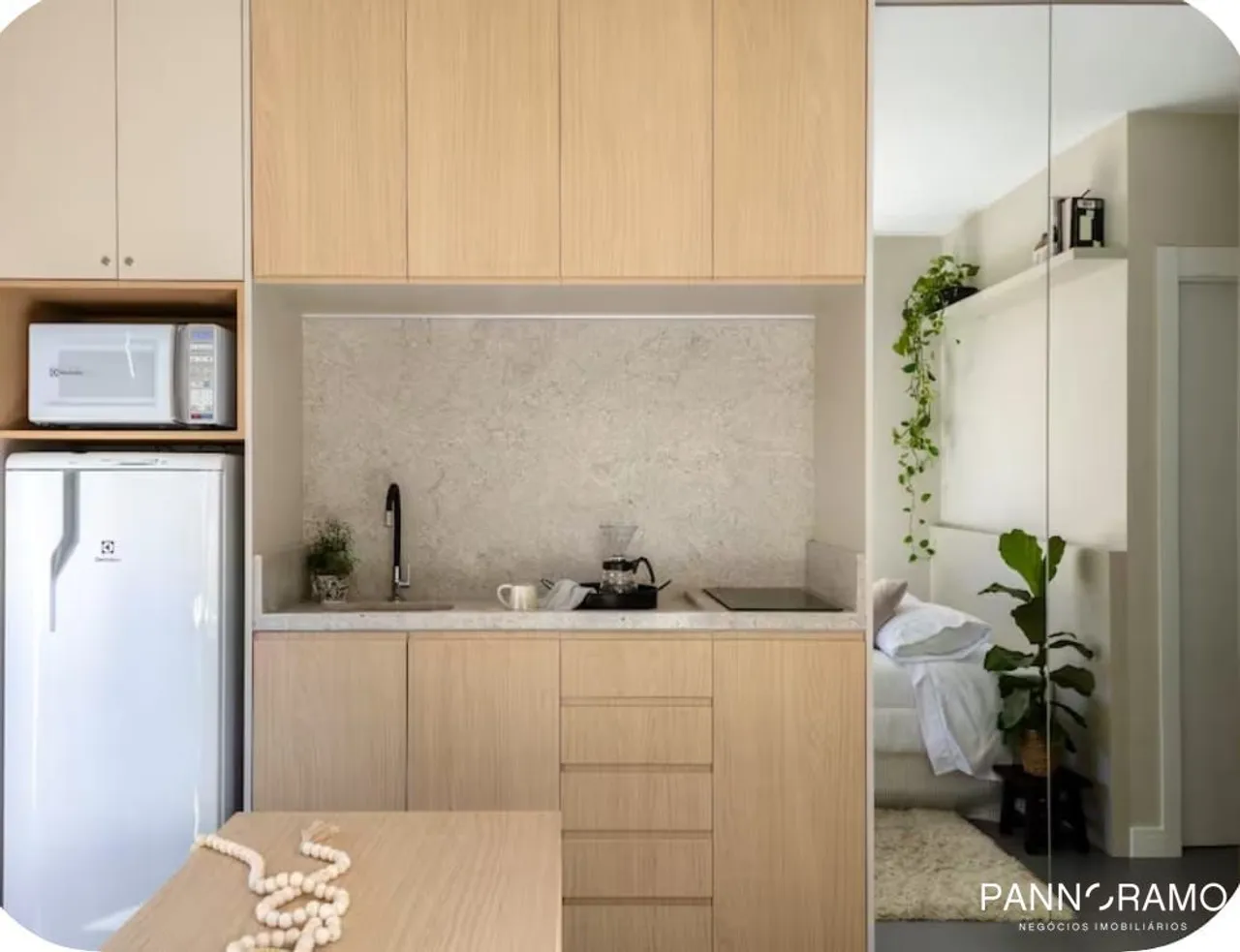 Furnished apartment with balcony and modern look — photo 3