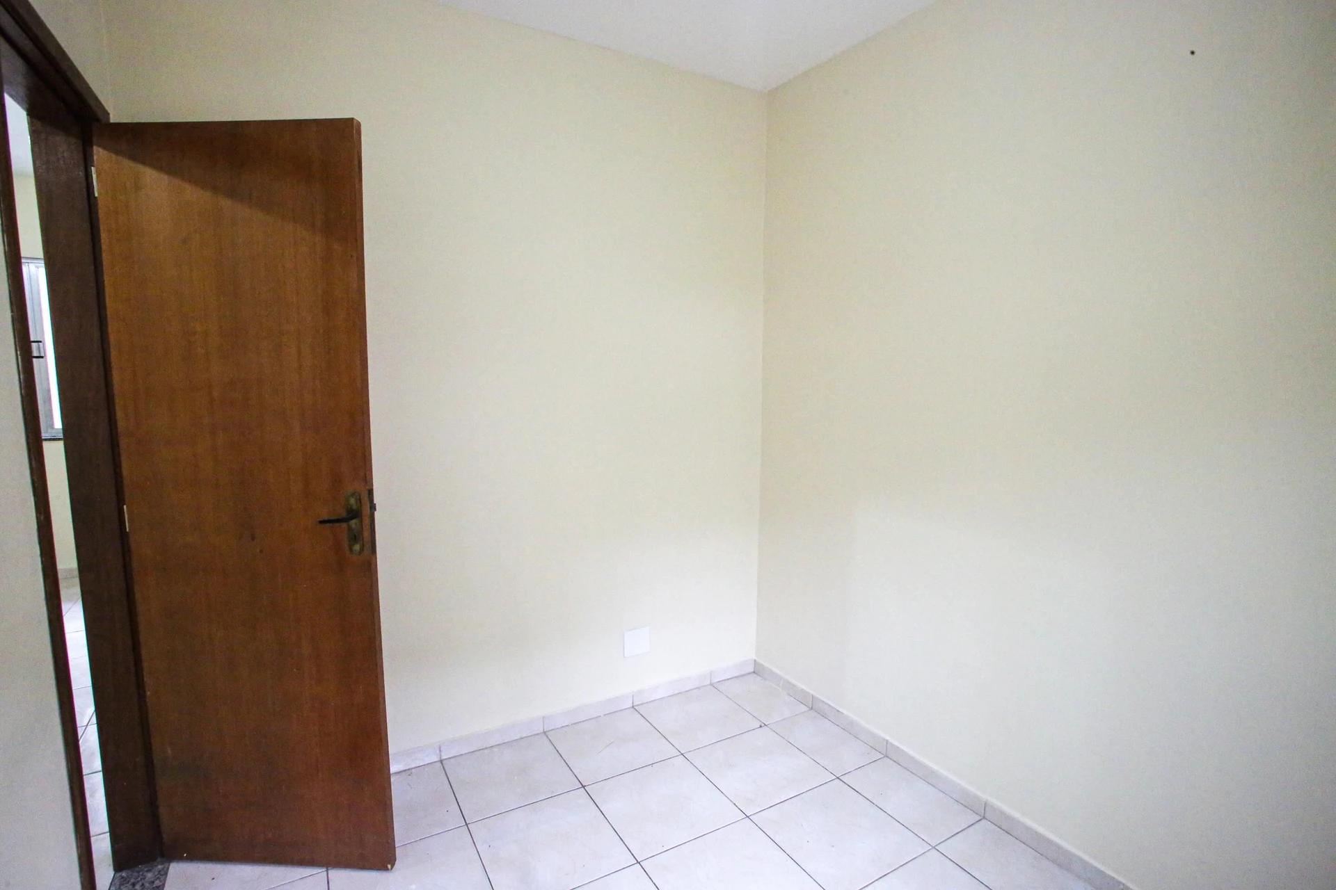 House with 2 bedrooms and 1 bathroom, no parking — photo 19