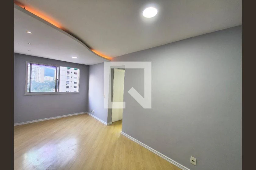2-bedroom apartment with wood or laminate floors — photo 26