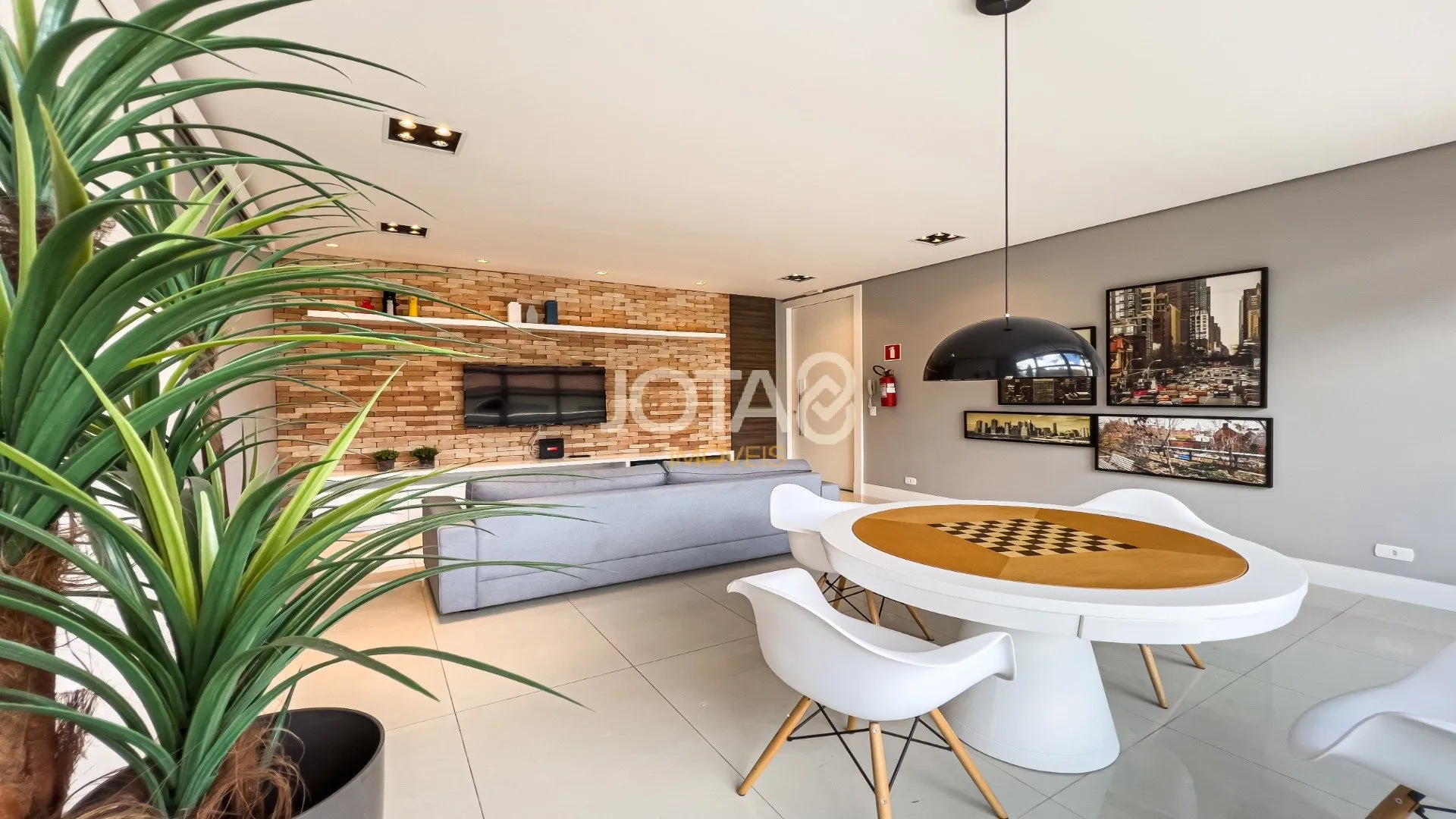 2-bedroom apartment with balcony and private BBQ — photo 22