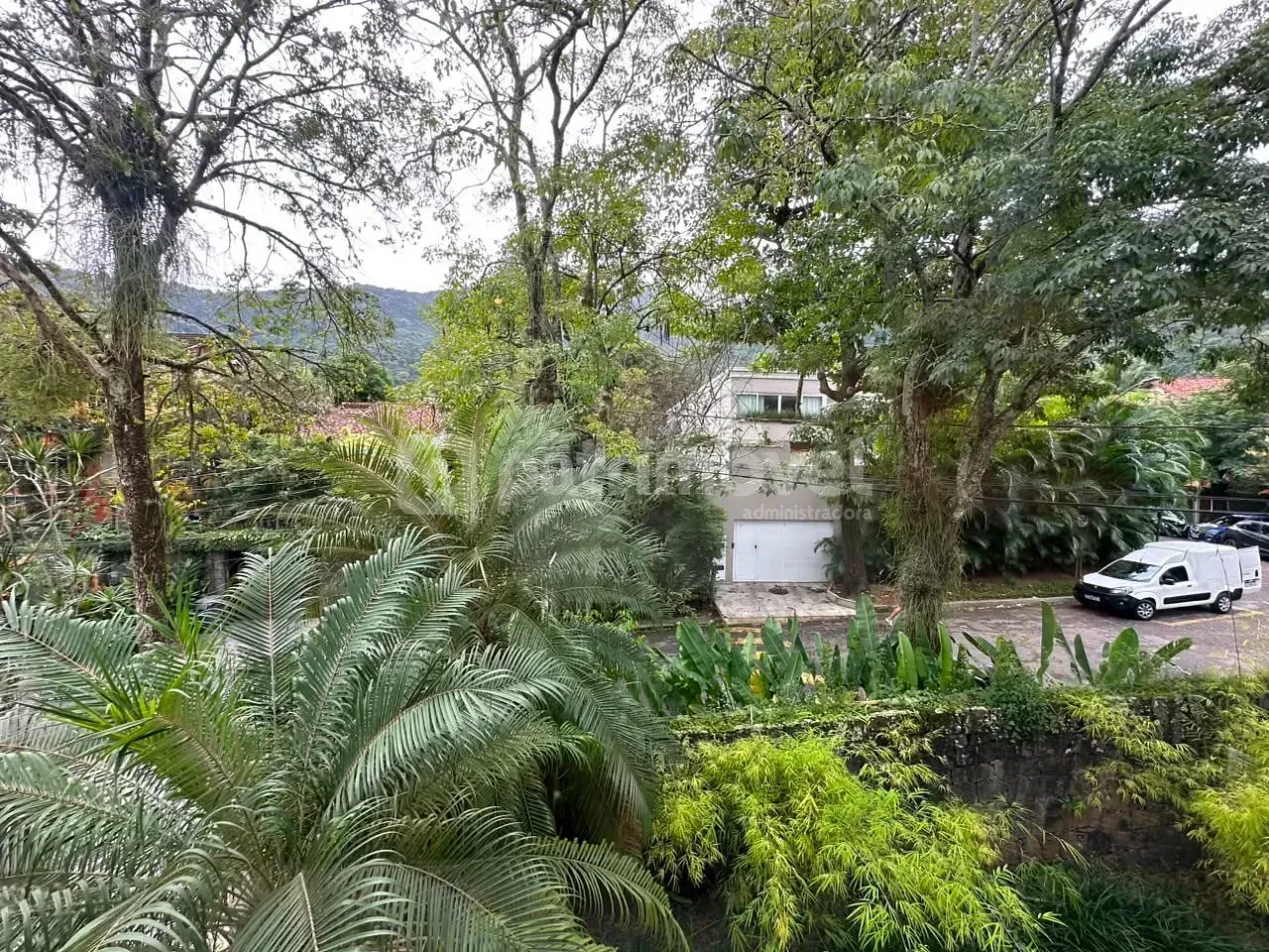 Casa sem mobília com 6 quartos e 9 banheiros — photo 41
