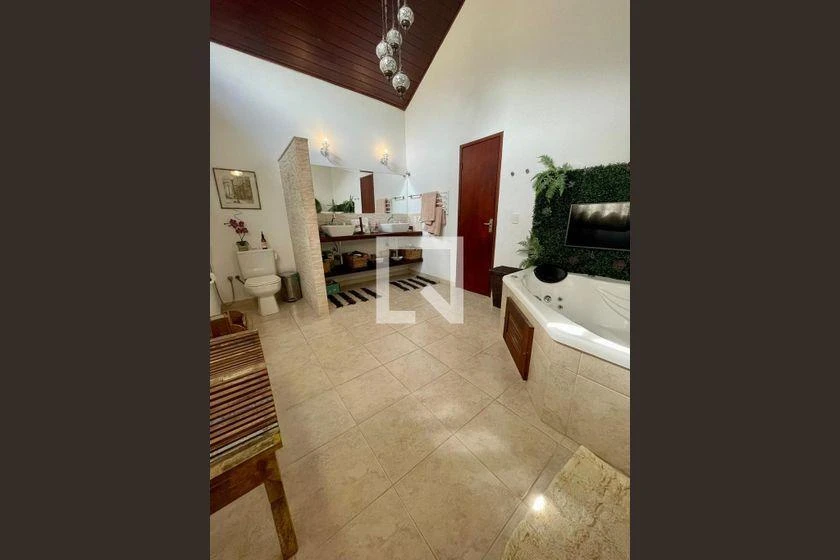 Furnished apartment, 492 m², with a glass-enclosed balcony — photo 33