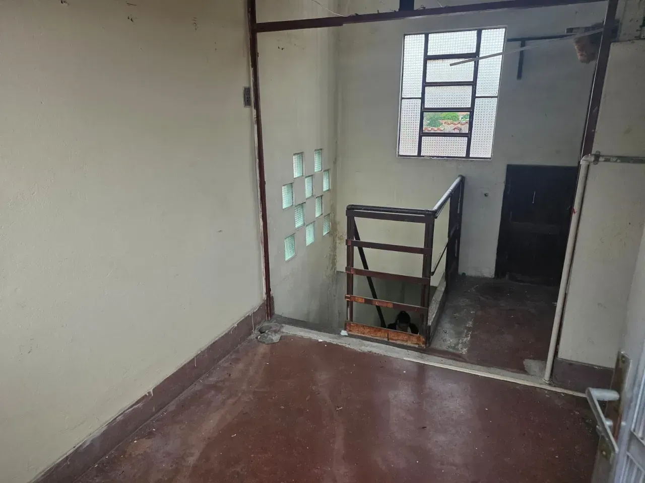 Apartamento de 2 quartos com cozinha separada
