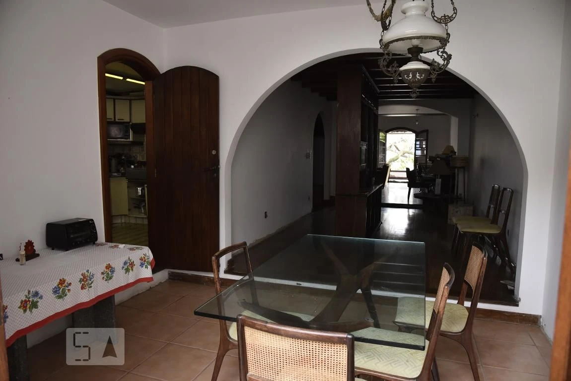 Casa com 4 quartos e 6 banheiros, com cozinha independente — photo 37