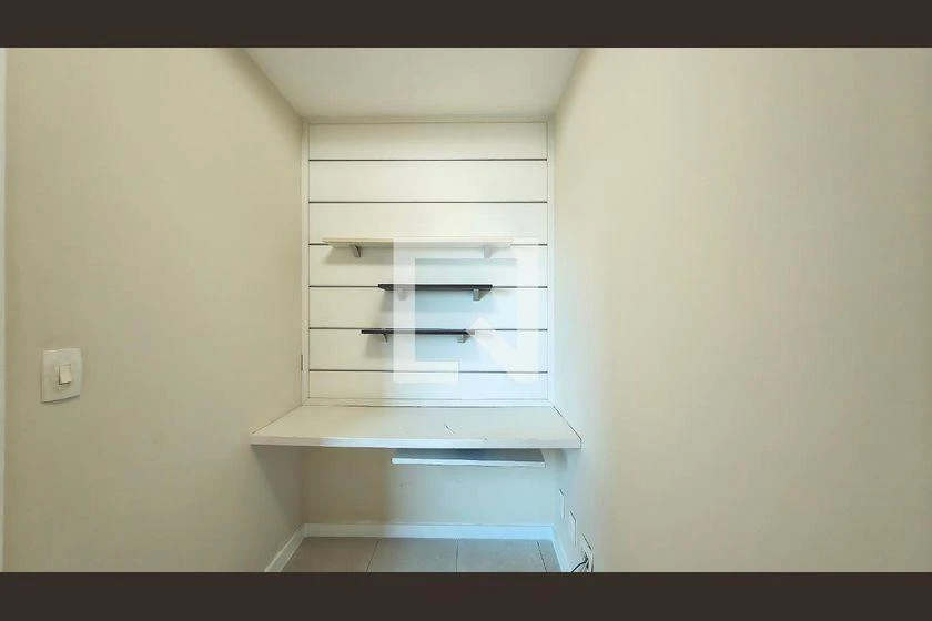 Apartamento de 2 quartos com varanda de vidro — photo 36