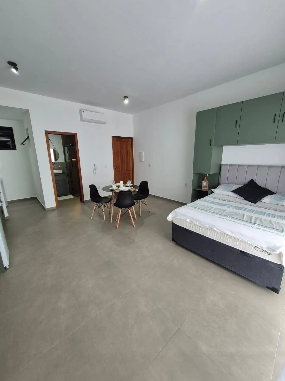 Furnished studio, 37 m², with a washing machine — photo 12