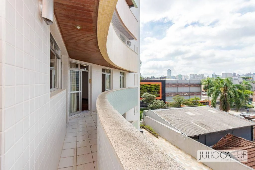 Застеклённый балкон и 3 спальни: квартира 151 м² — photo 27