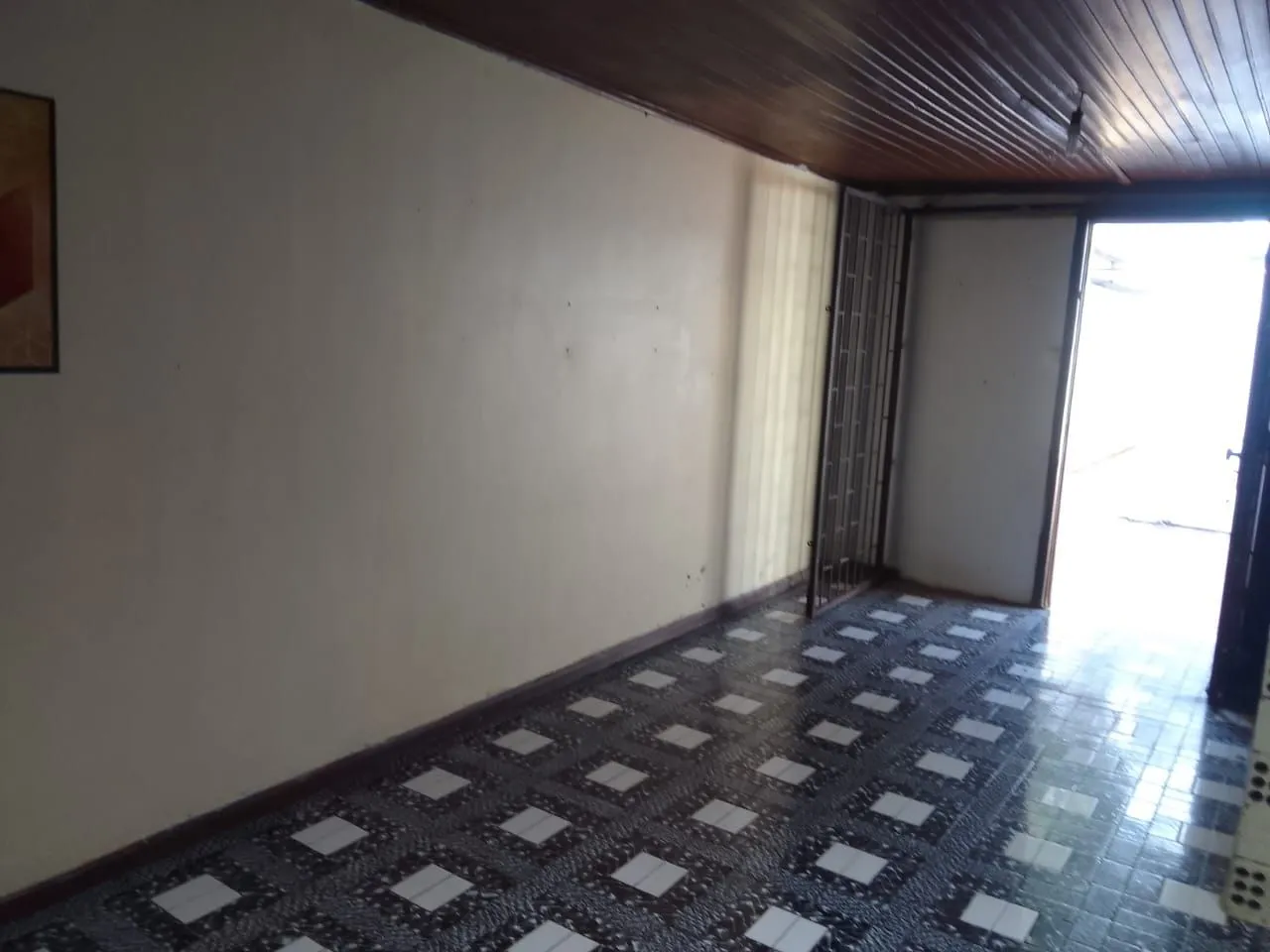 Unfurnished 1-bedroom house with no parking space — photo 4