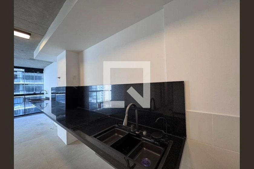 98 m² apartment with 3 bedrooms and a glassed-in balcony — photo 8