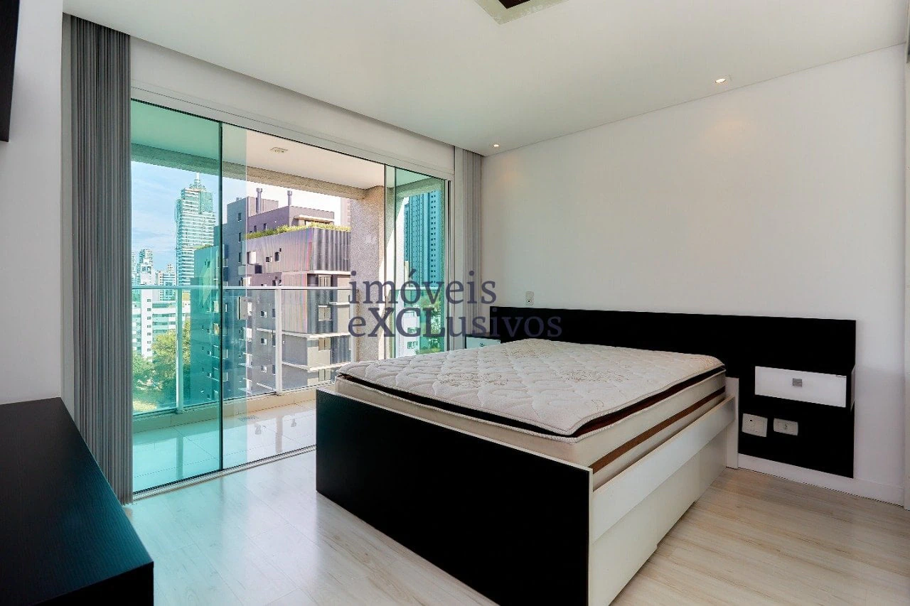 One-bedroom apartment with a private pool in Curitiba — photo 3