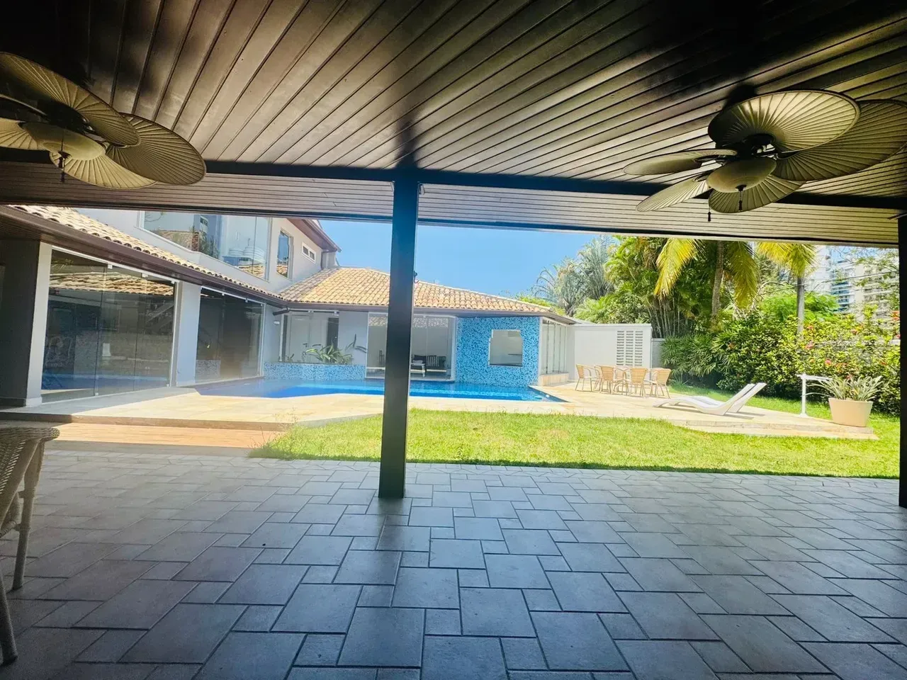 House with 5 suites and an integrated kitchen — photo 8