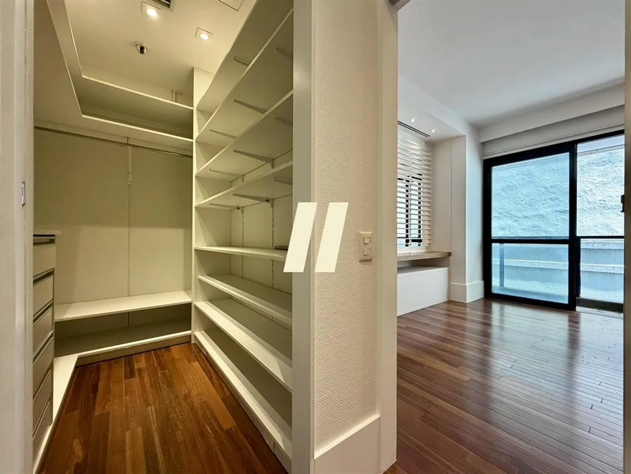 3-bedroom apartment with a bathtub in Rio de Janeiro — photo 12