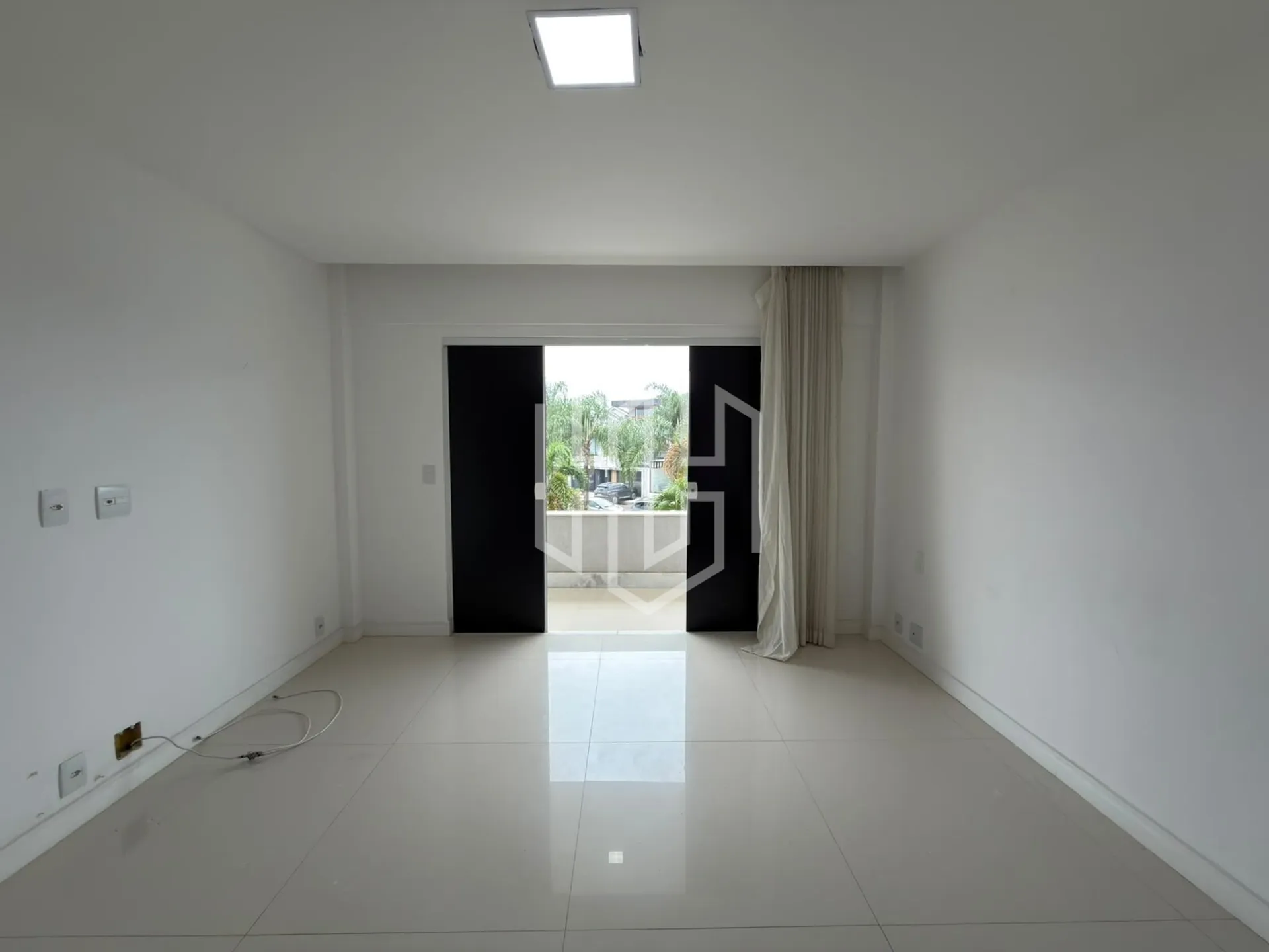 House, 220 m², with a grill on the balcony — photo 23