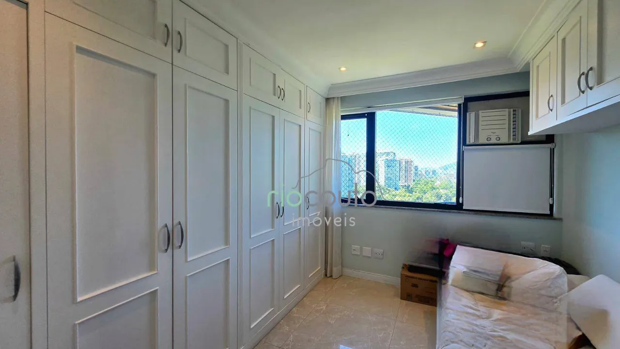 Furnished apartment with 4 bedrooms and open-plan kitchen — photo 12