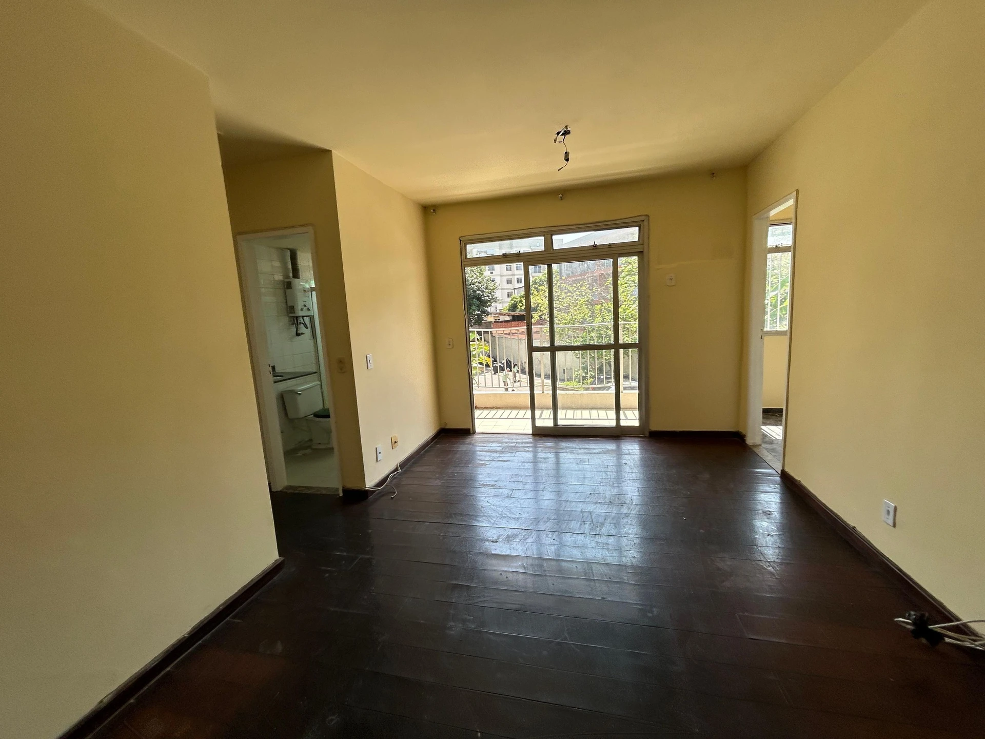 Деревянный пол или ламинат и 2 спальни: квартира 80 м² — photo 16