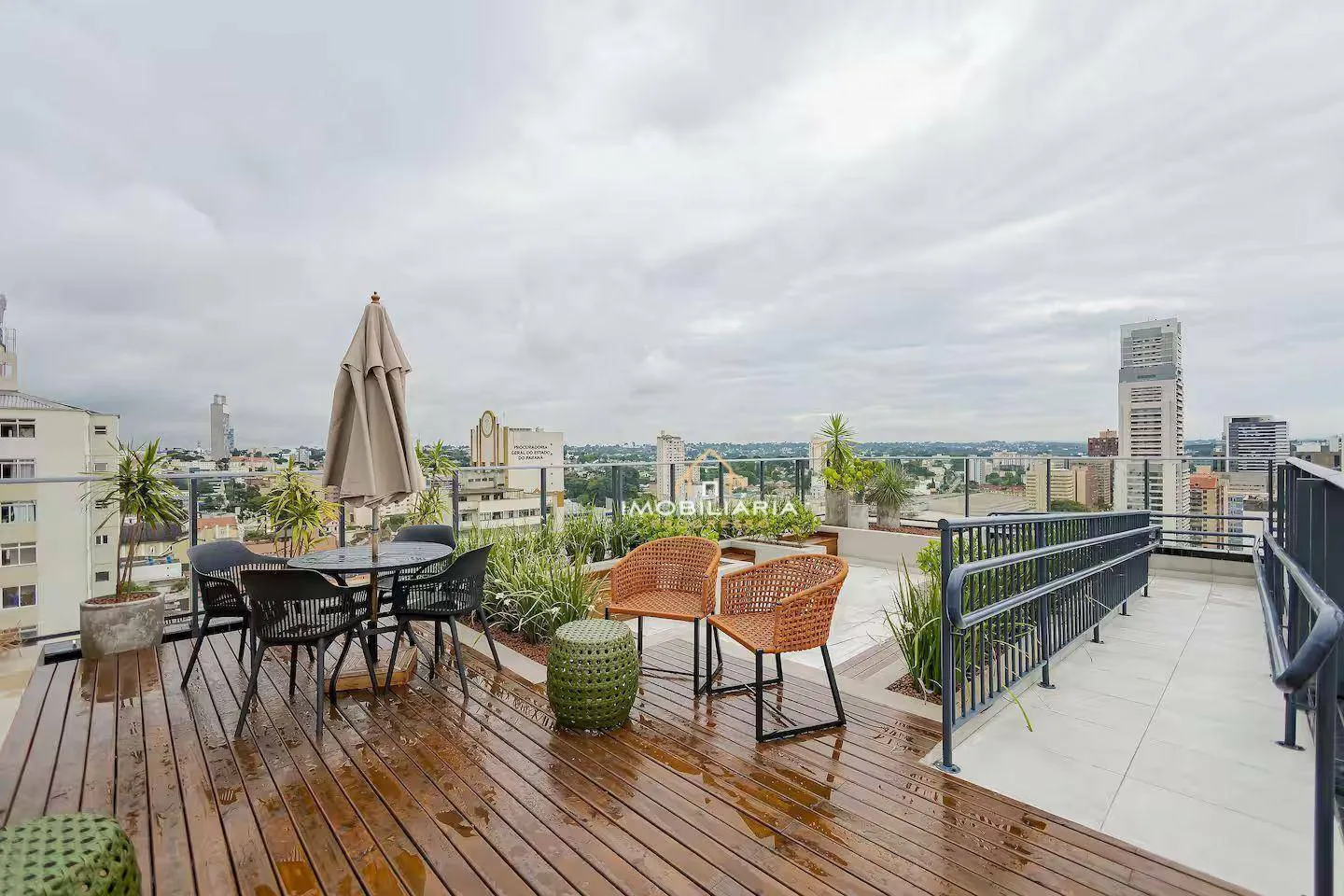 One-bedroom apartment in a building with a coworking space — photo 38
