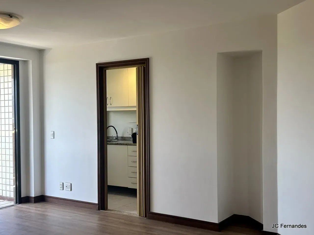 2-bedroom, 2-bath apartment with water and city view — photo 11