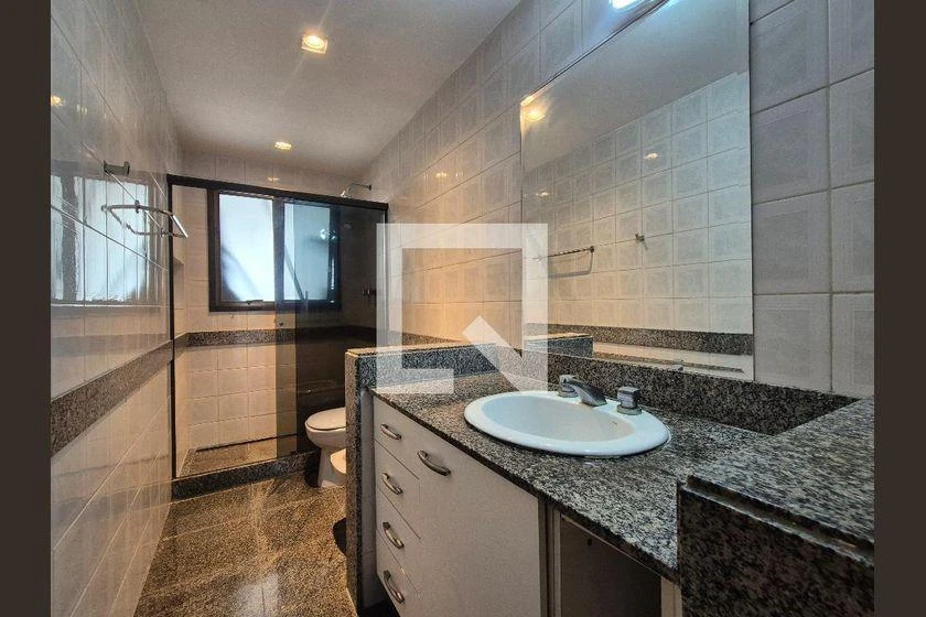 Rental apartment with 3 bedrooms and 208 m² — photo 43