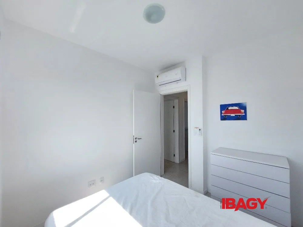 Furnished 110 m² apartment with 3 bedrooms and suite — photo 17