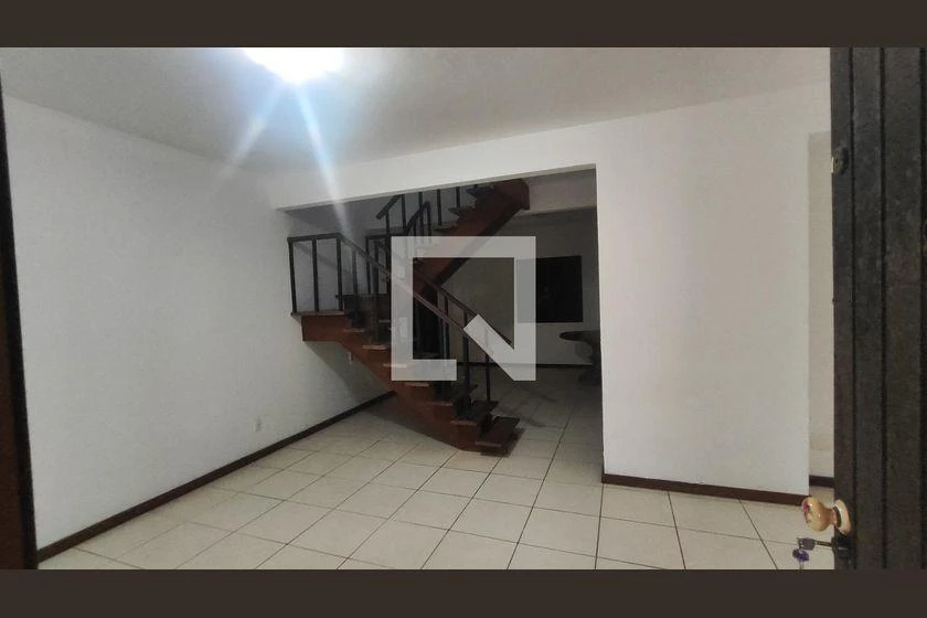 House with 3 bedrooms, 4 bathrooms and 360 m² — photo 31