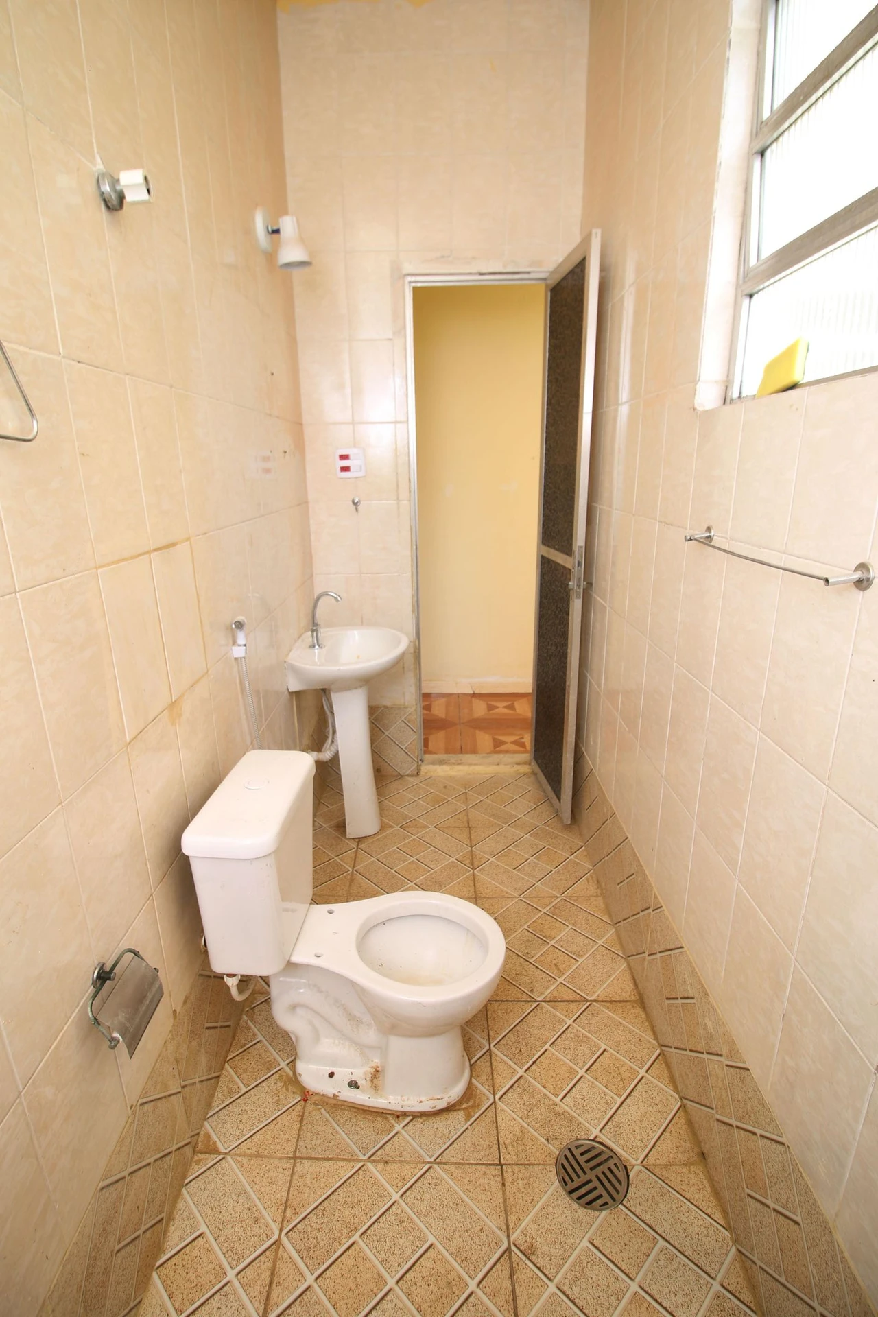 Квартира без меблів з 1 спальнею і без паркування — photo 11
