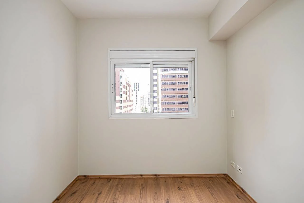 Деревянный пол или ламинат и 1 спальня: квартира 51 м² — photo 23