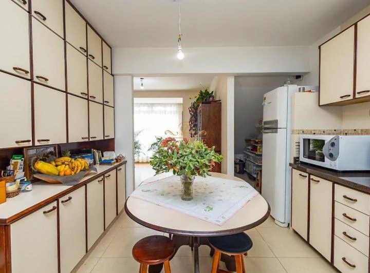 Unfurnished house with 8 bedrooms and a closed gas kitchen — photo 5
