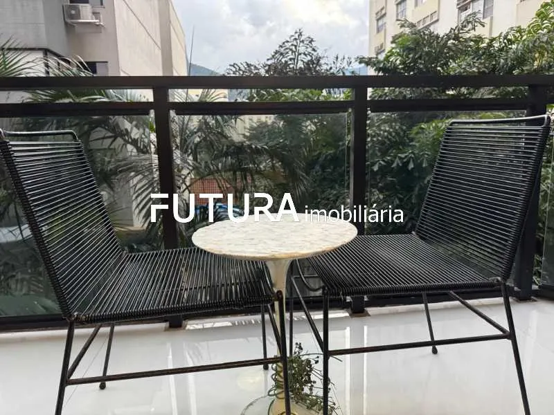 Furnished apartment with glass balcony and 2 bedrooms — photo 7